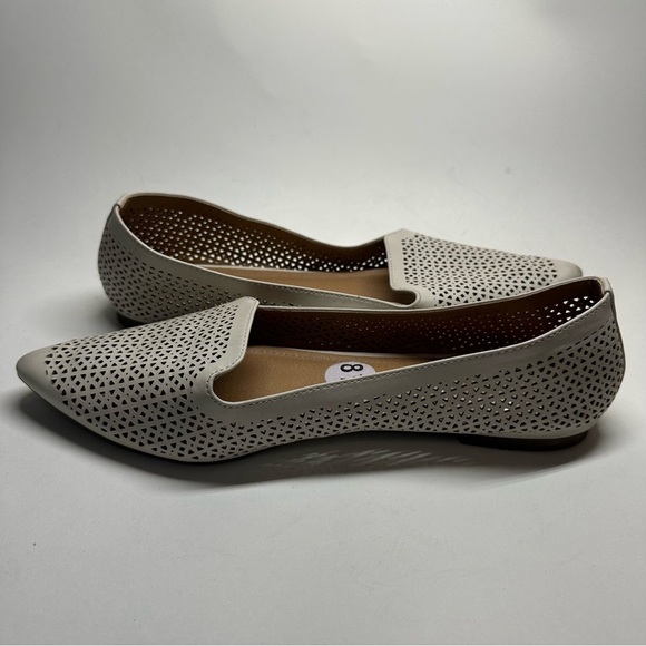REPORT Flats Shoes Bone Laser Cutout Size 8.5 Loafers Pointy Toe Witchy Casual - Picture 4 of 11